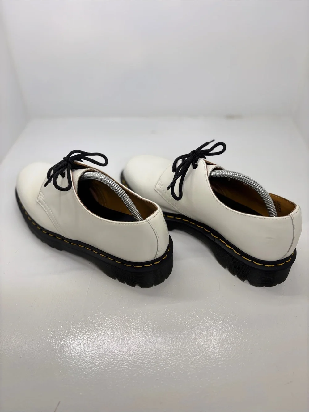 Dr. Martens 26654 White Smooth Leather 3-Eye Oxford Shoes Men’s 10 Women’s 11 EU